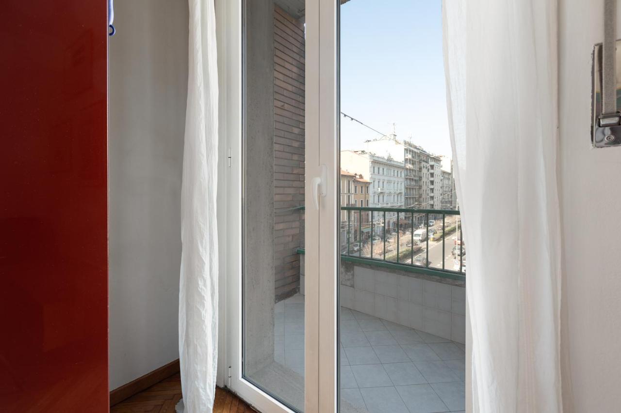 Apartment With Balcony - 50 M Far From M1 Pasteur Milan Exterior photo