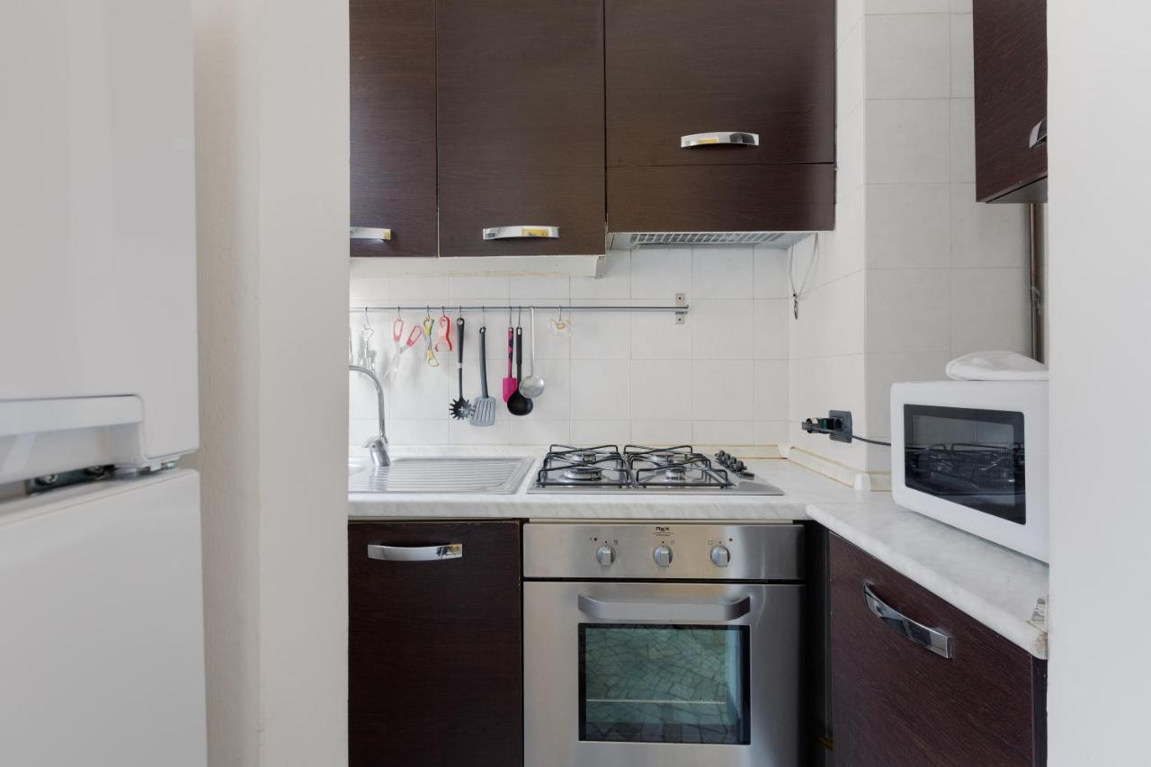 Apartment With Balcony - 50 M Far From M1 Pasteur Milan Exterior photo